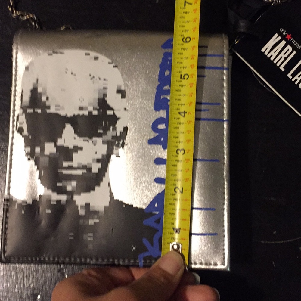 Final price Karl Lagerfeld $15 - Picture 4 of 4
